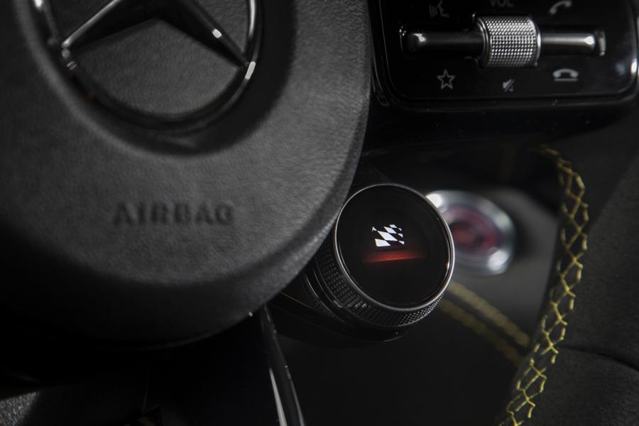 Детали интерьера Mercedes-AMG GT R (C190) 2019 года  (NA) (фото 75 из 85)